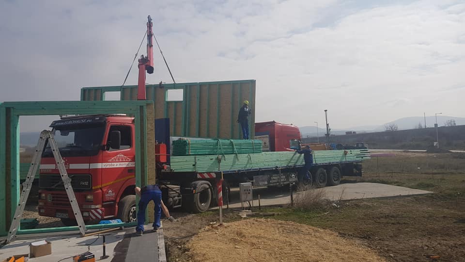 Vykládka a nakládka materiálu